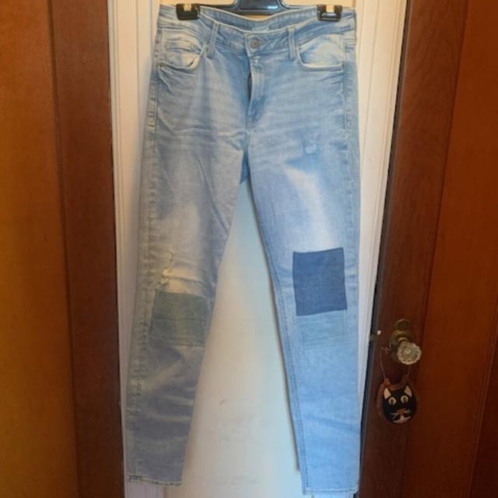 Trendy Distressed Patchwork Jeans